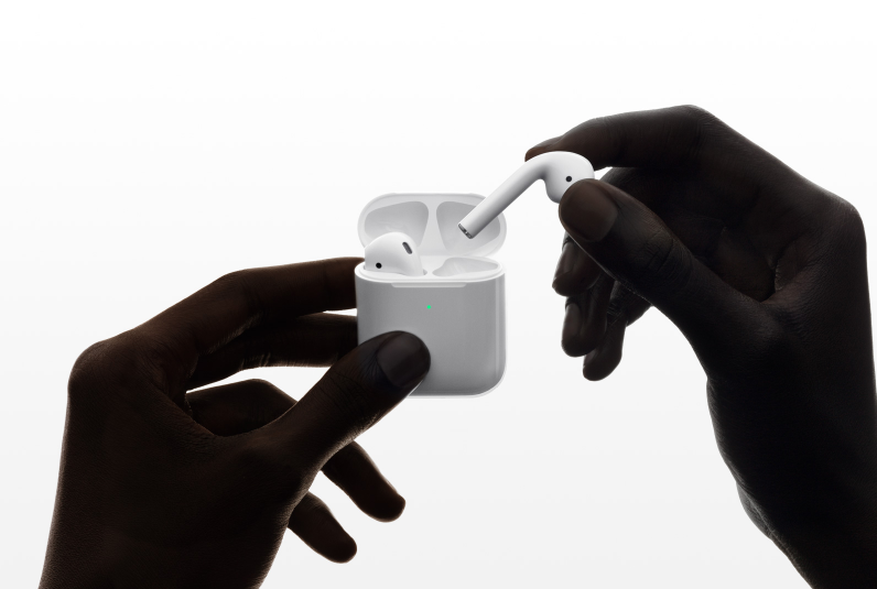 無線充電対応の新型「AirPods」